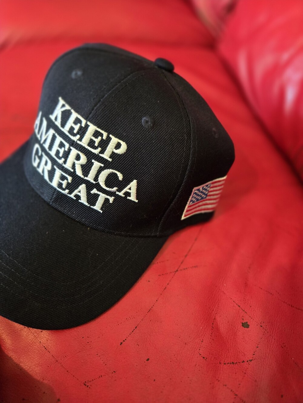 Black 'KEEP AMERICA GREAT' Embroidered Baseball Cap